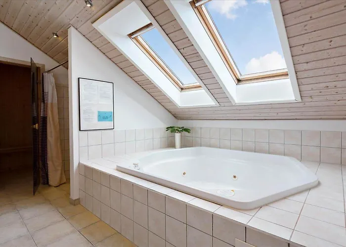 M187-vaeggerlose-baeverstien-48 * Bøtø By